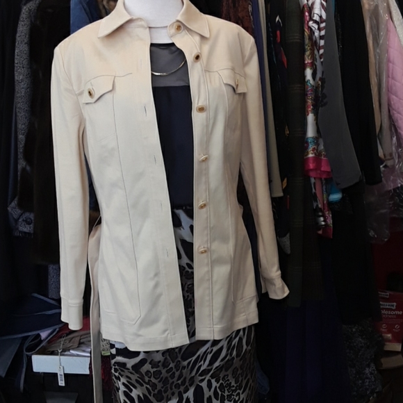 St. John Sport SZ S Cream Color Jkt - Picture 2 of 4